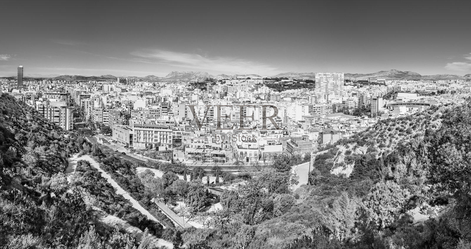 西班牙阿利坎特/阿拉坎特的阿利坎特城市天际线照片摄影图片