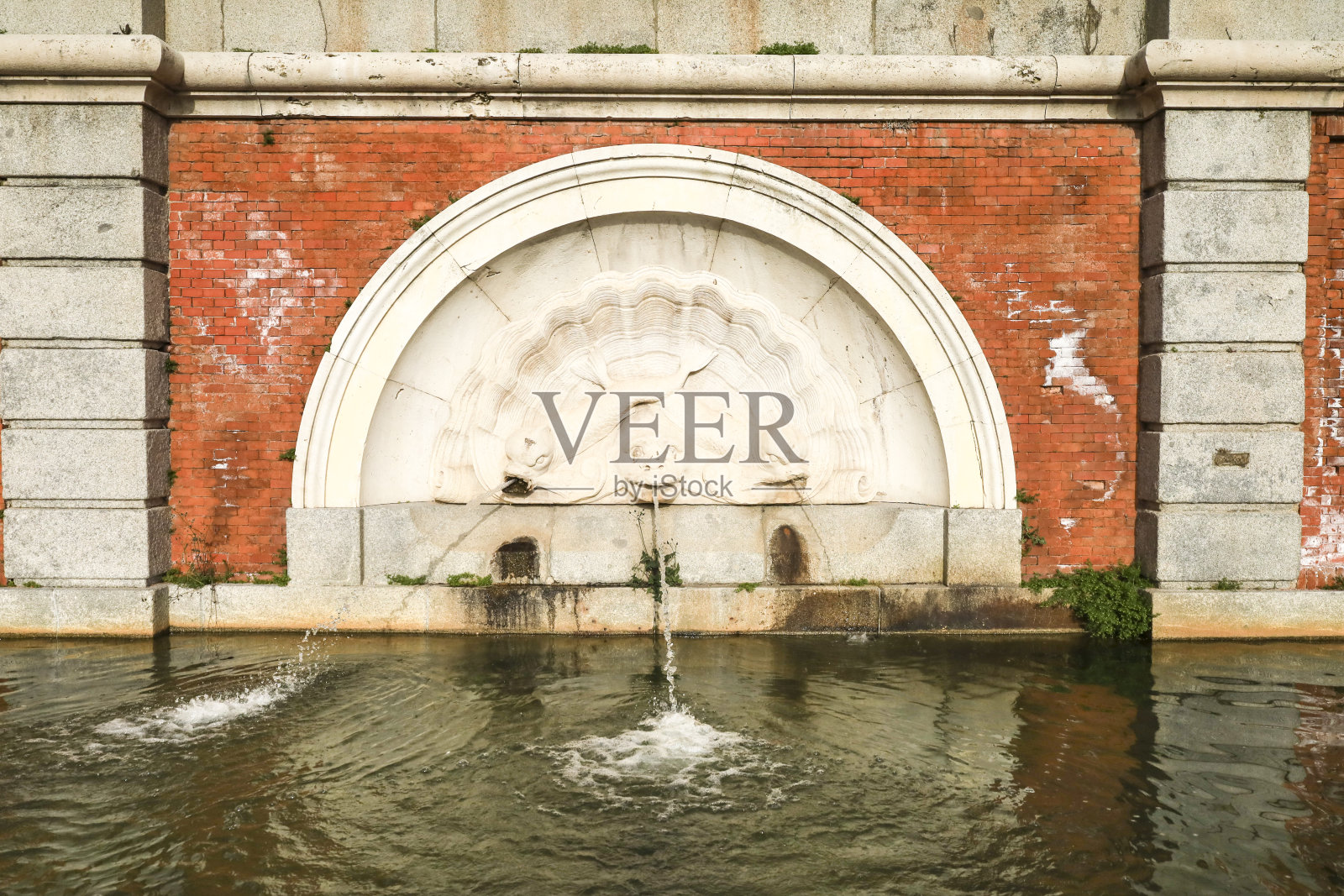 马德里花坛花园的孔查富恩特照片摄影图片