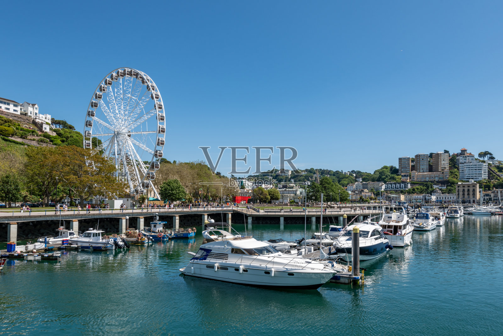 托基港的大车轮照片摄影图片