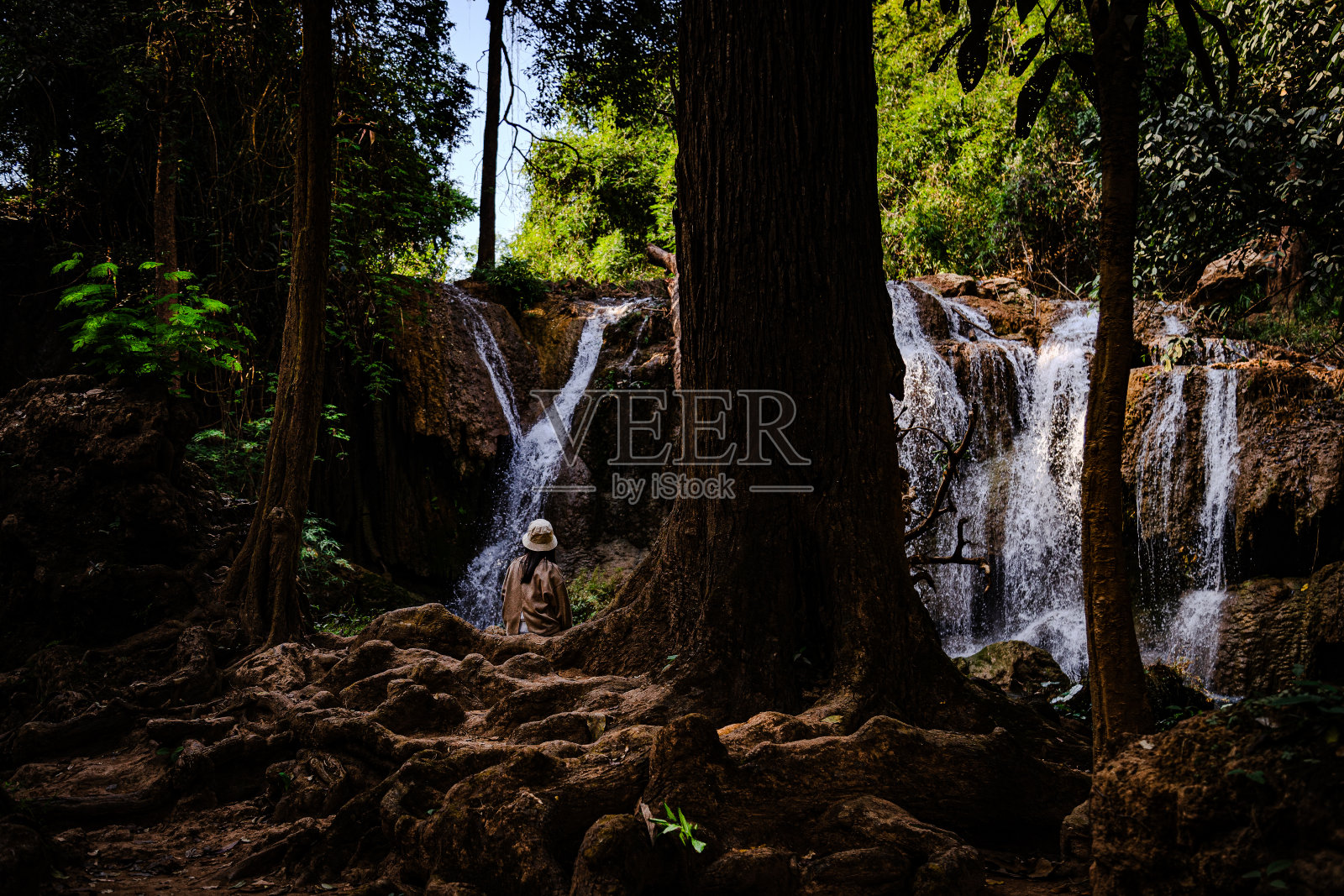 去泰国的瀑布度假照片摄影图片