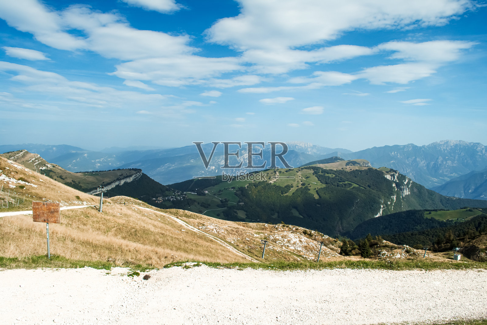 巴尔多山的景色照片摄影图片
