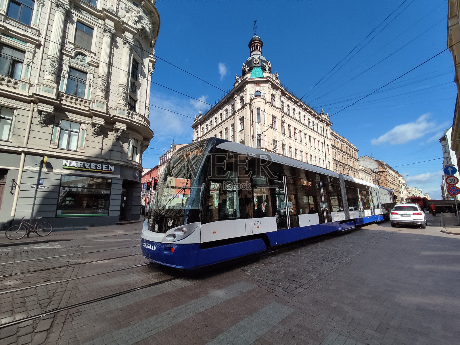 拉脱维亚首都里加市中心的有轨电车照片摄影图片