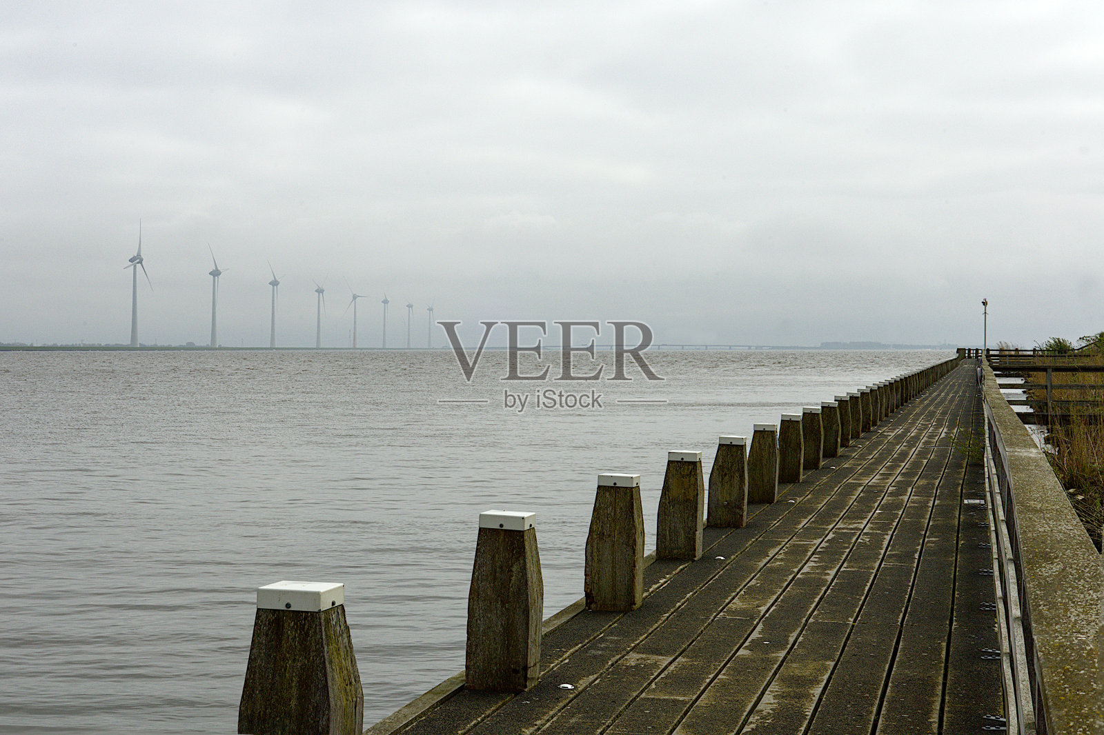 荷兰乌尔克码头的风景。照片摄影图片