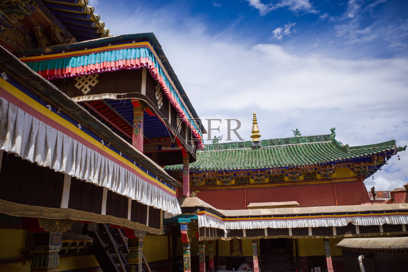 中国西藏江孜县的塔尔塔照片摄影图片