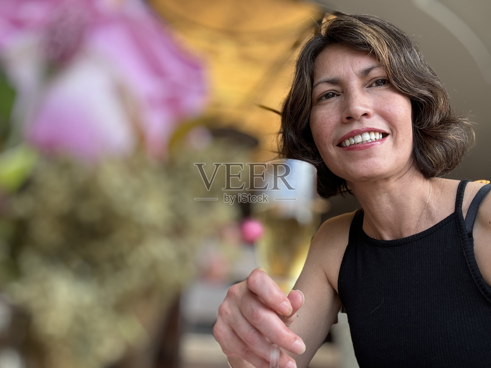 微笑的女人画像照片摄影图片