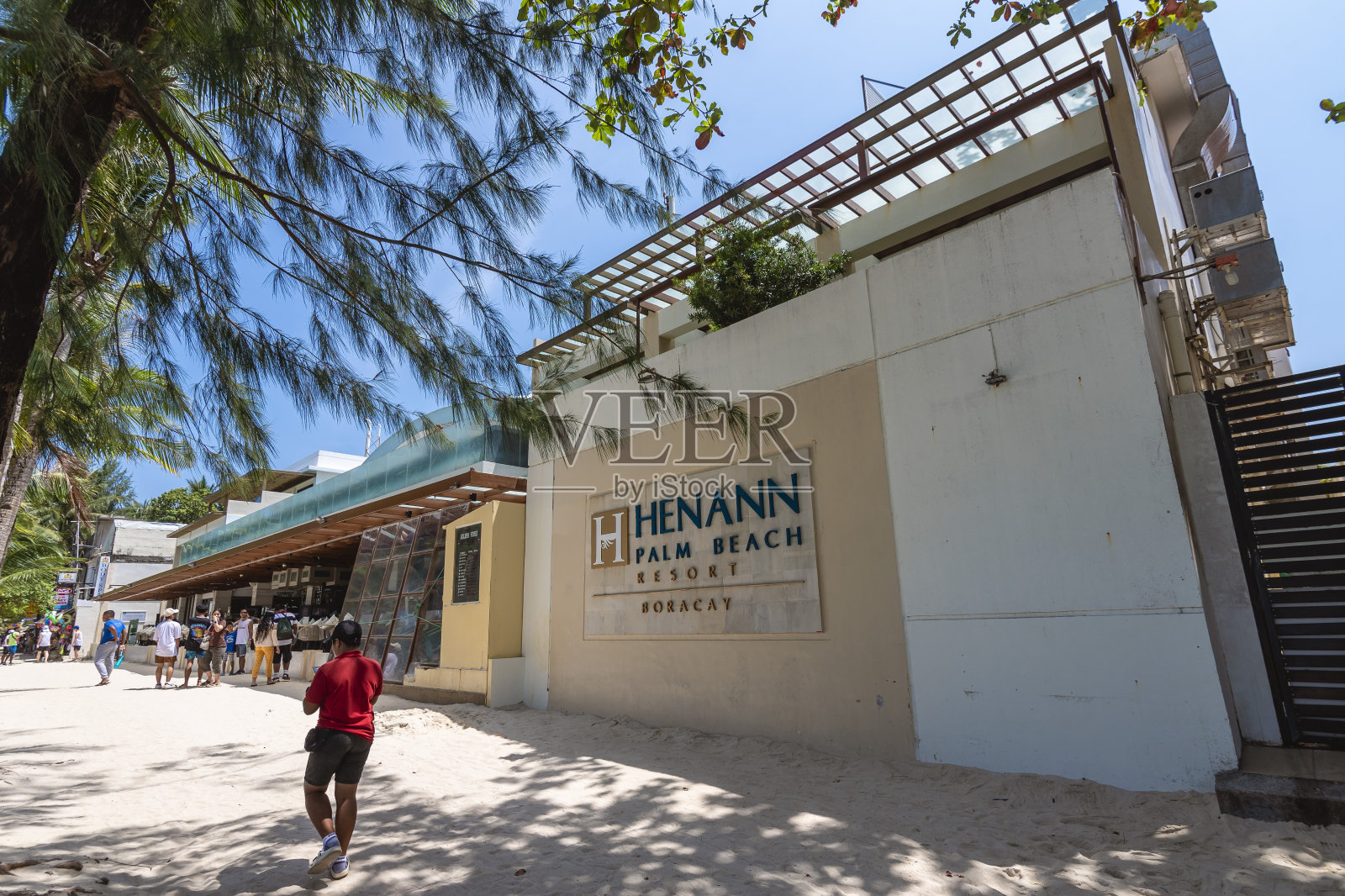 Henann Palm Beach，长滩岛白沙滩上的一家酒店。照片摄影图片