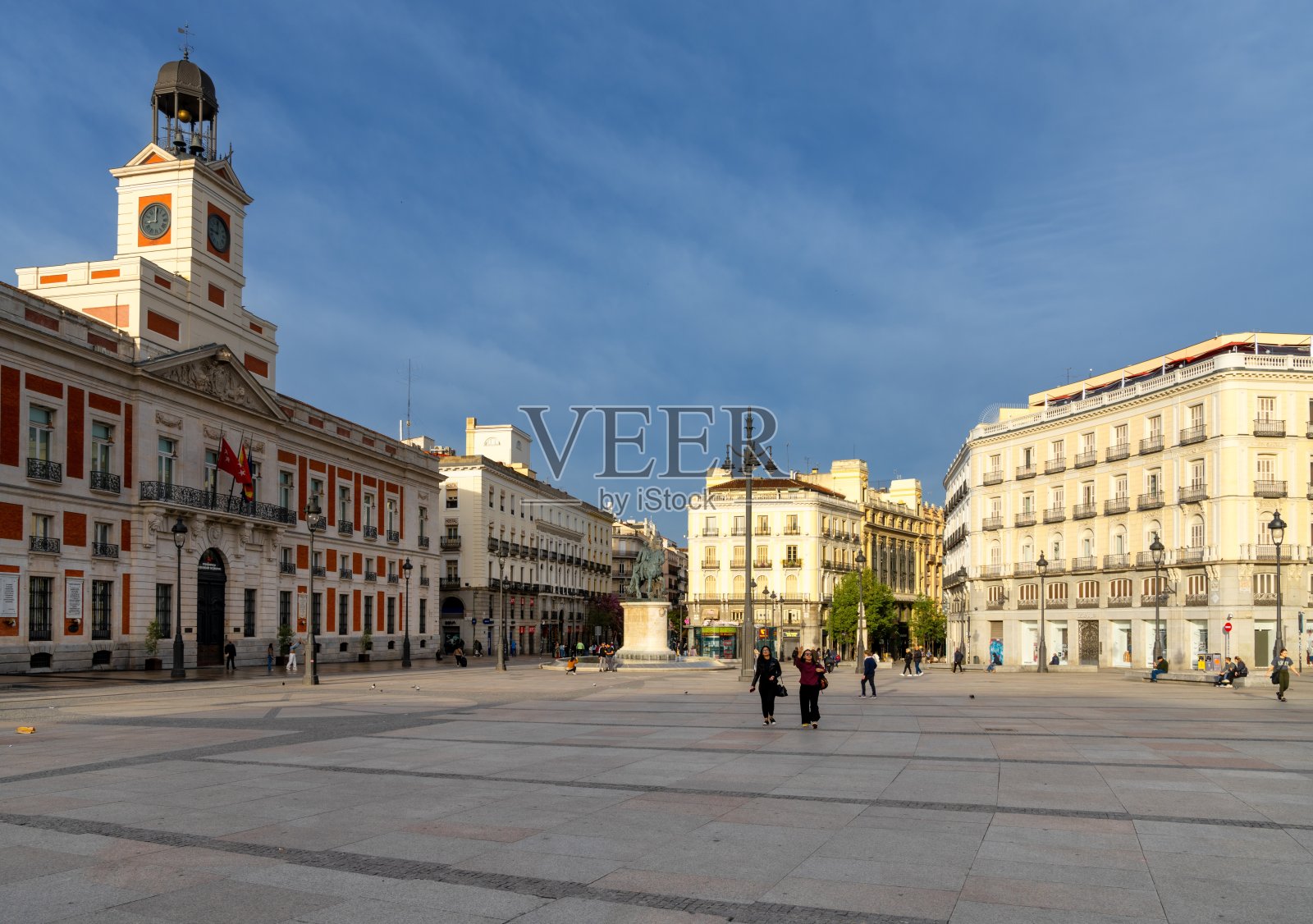 马德里市中心太阳广场的景色照片摄影图片