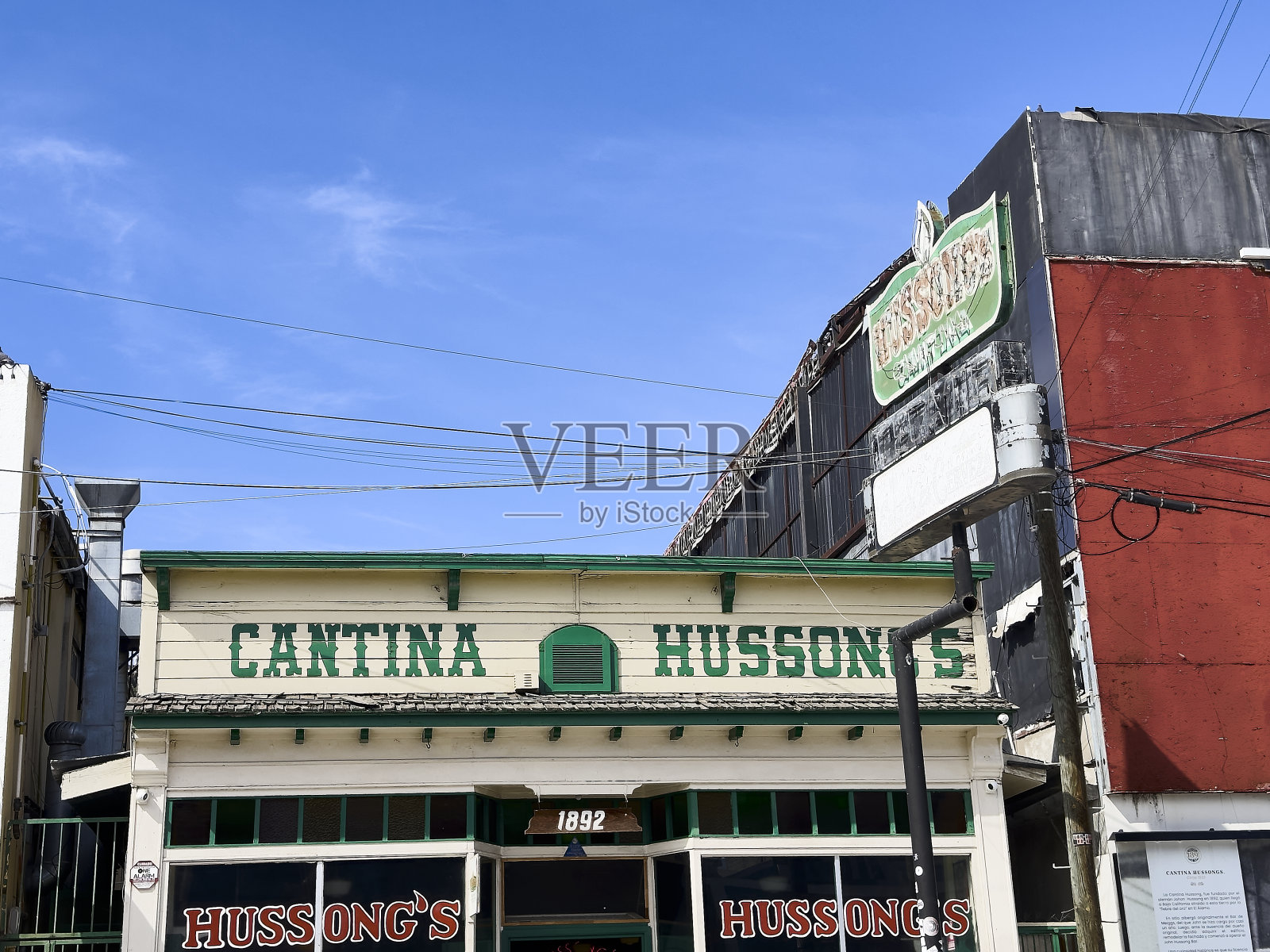 墨西哥下加利福尼亚州恩塞纳达的胡松酒吧照片摄影图片