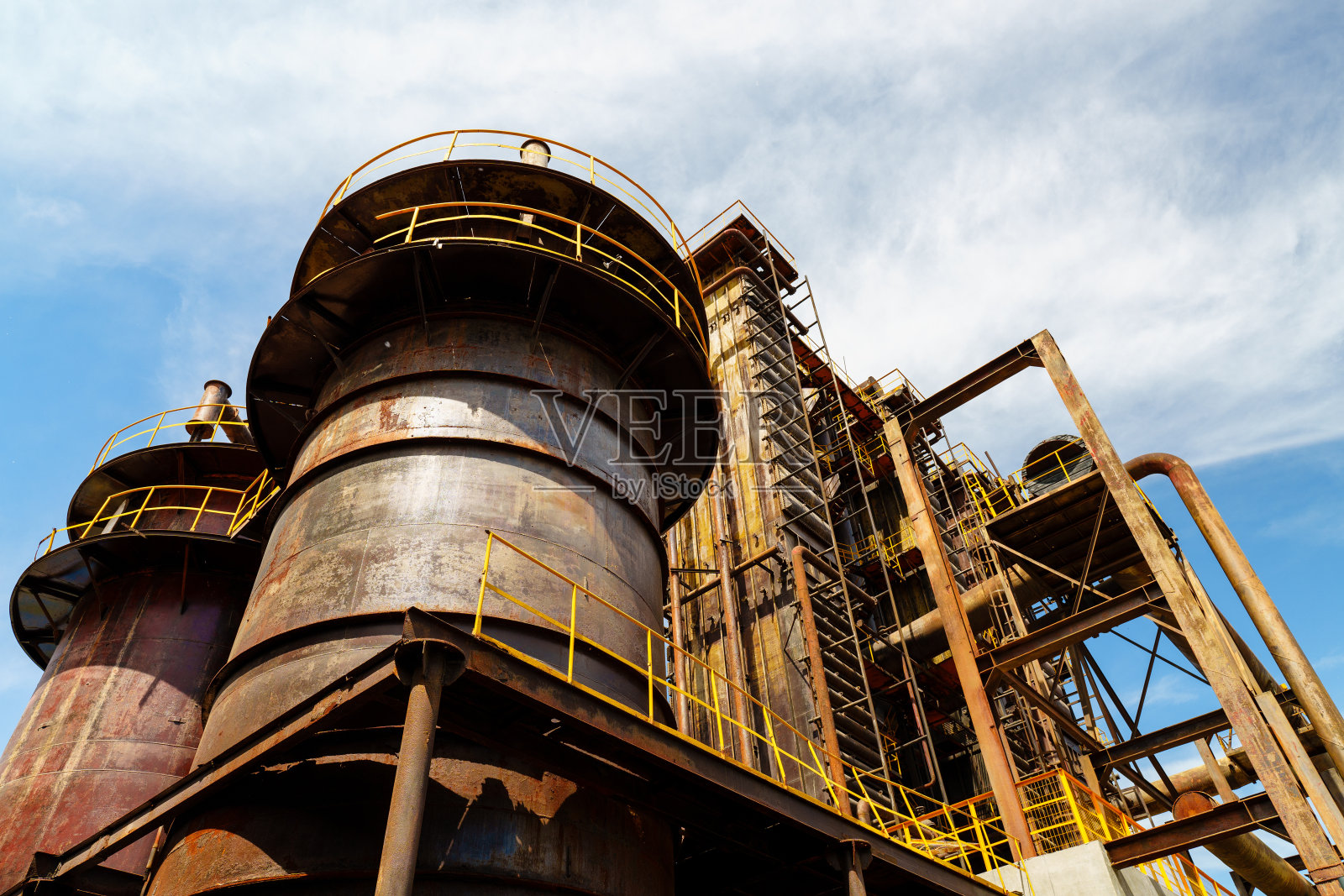 首钢公园的巨型锅炉照片摄影图片