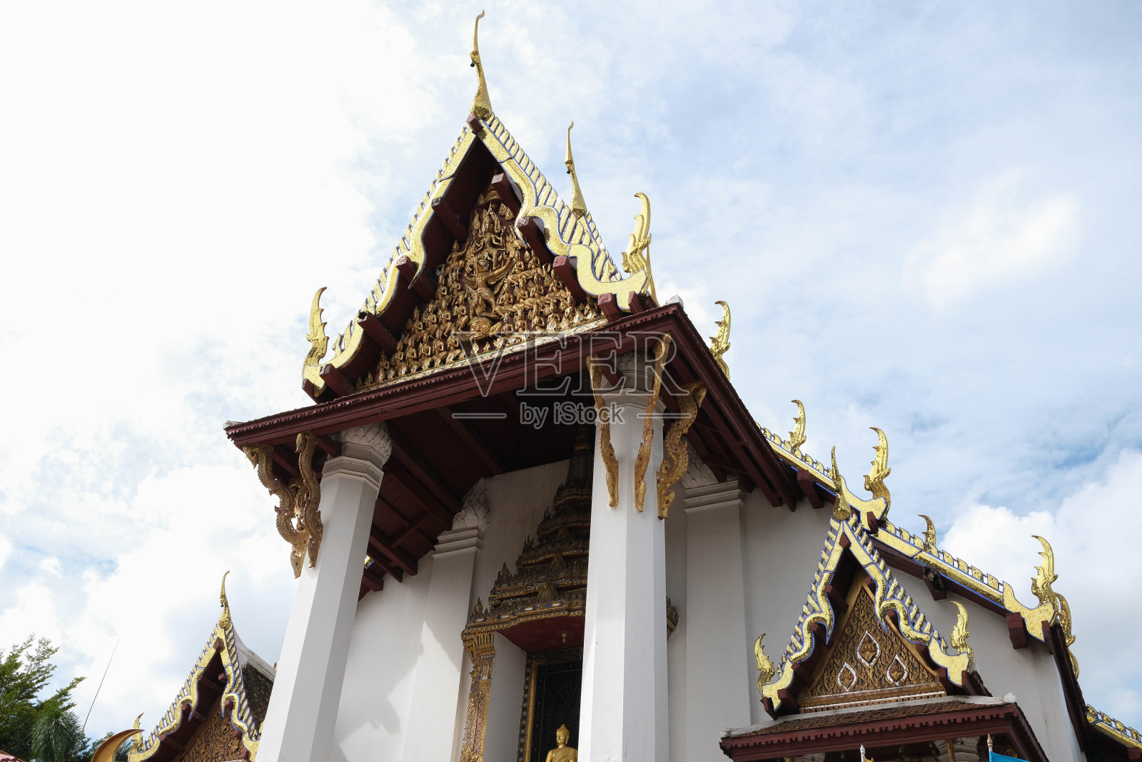 大城府寺教堂内的山墙。照片摄影图片