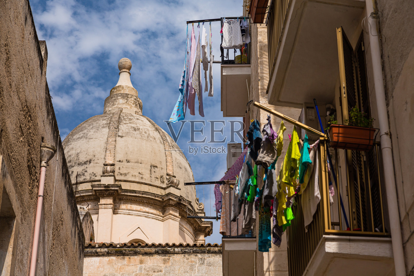 意大利莫诺波里的小巷风景照片摄影图片