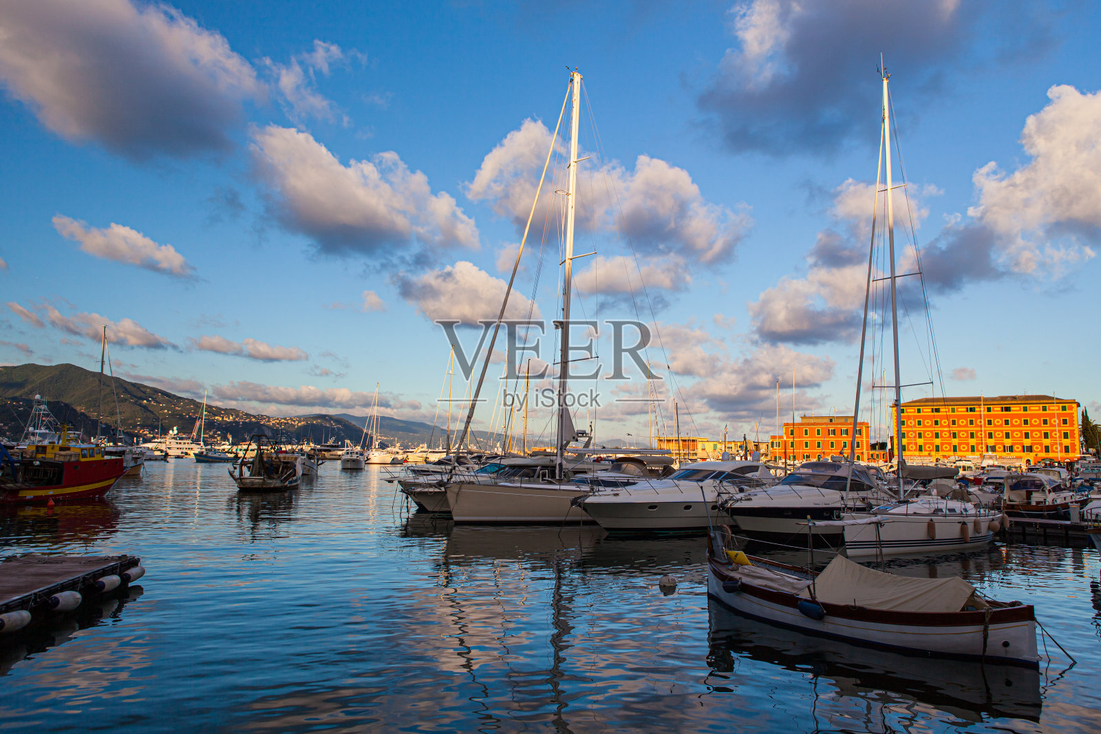 海港波特菲诺和圣玛格丽塔利古丽的景色照片摄影图片
