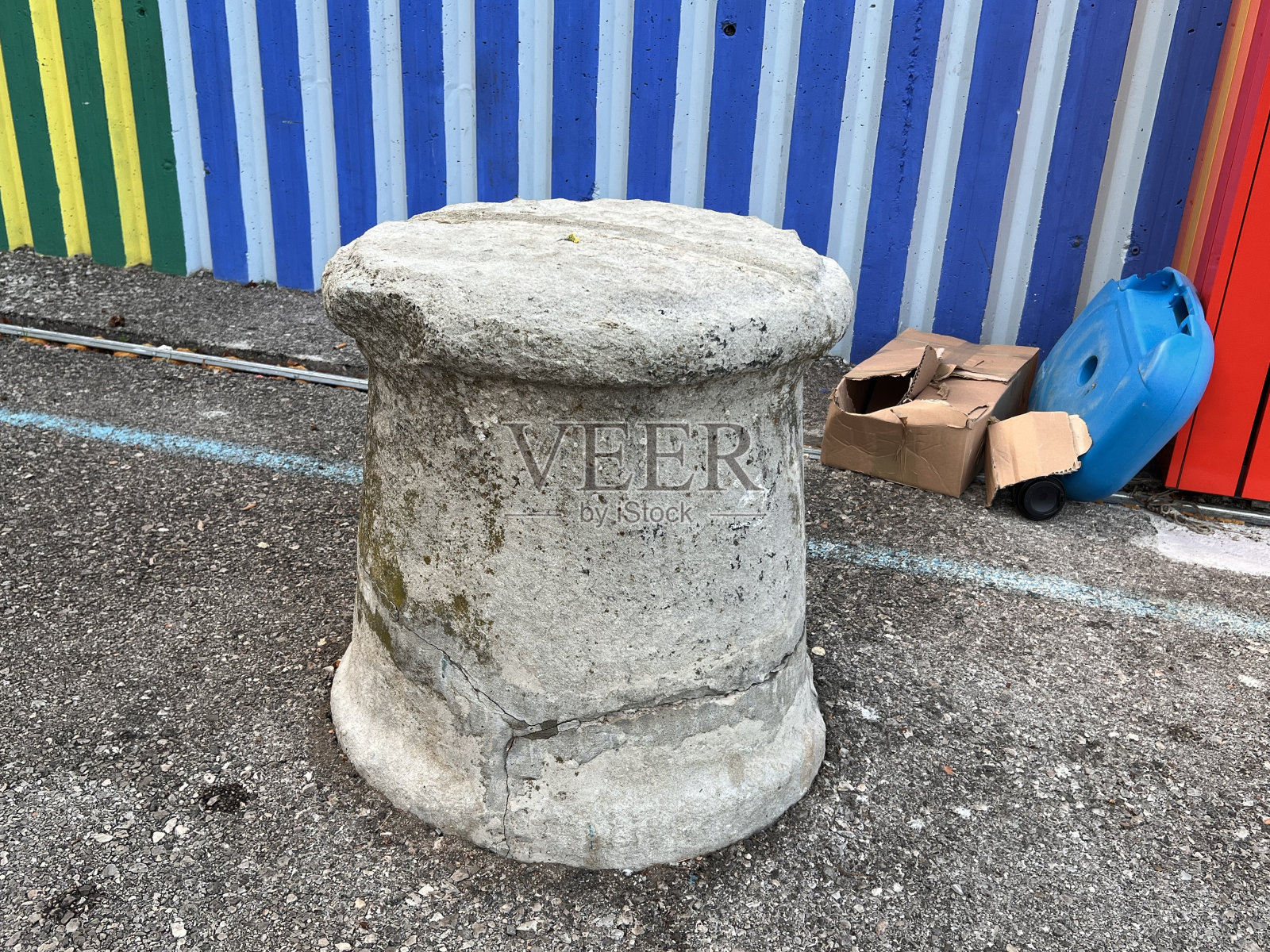 拉巴茨海滨城市位于伊斯特拉岛东部海岸，靠近克罗地亚老城区拉宾普拉和亚得里亚海的奥帕蒂亚照片摄影图片