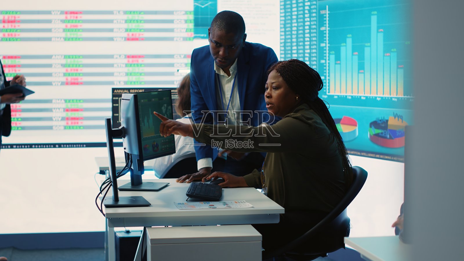 业务伙伴评估公司内部的关键绩效指标照片摄影图片