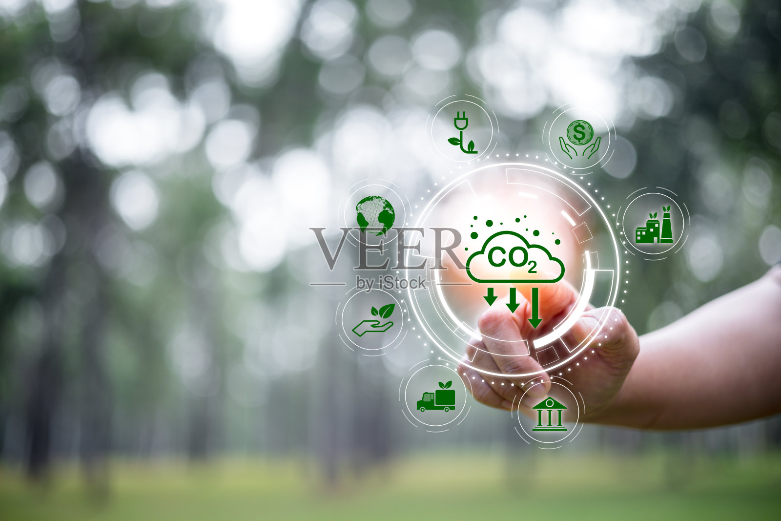 发展可持续的二氧化碳概念，减少二氧化碳排放和碳足迹，以限制全球变暖和气候变化。可持续的环境管理，温室来自可再生能源照片摄影图片