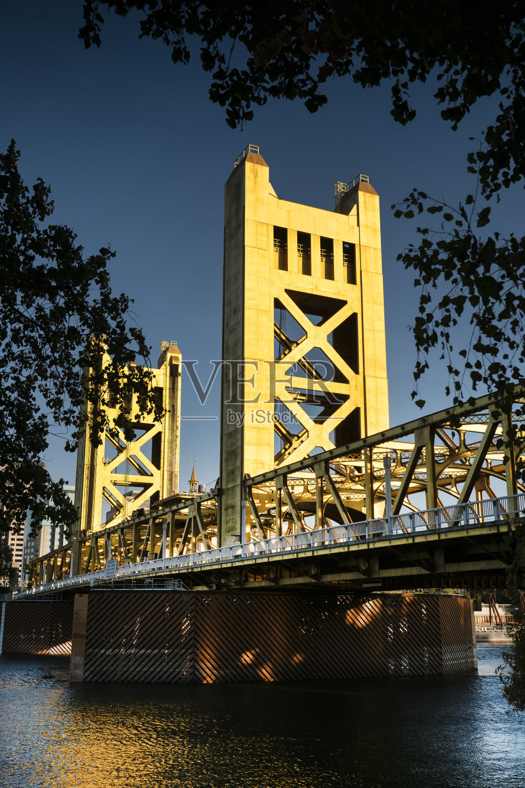 加州萨克拉门托市中心历史悠久的塔桥照片摄影图片