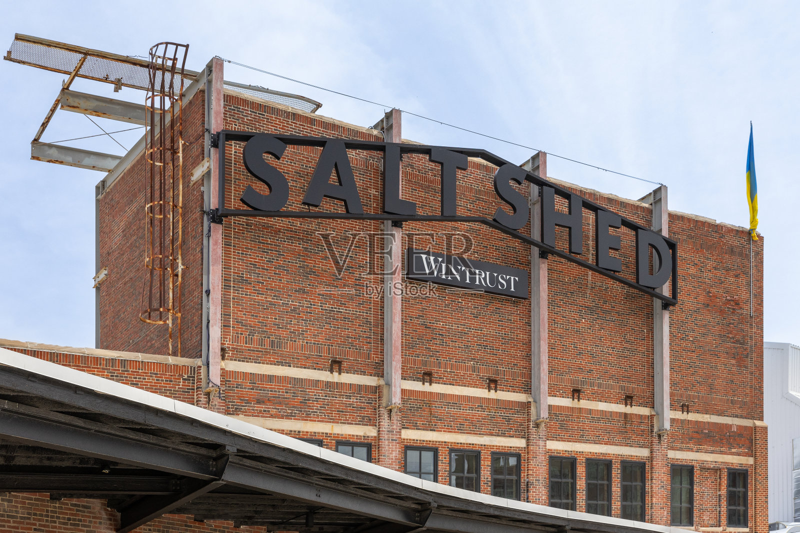 盐棚，以前莫顿盐的老工厂，在芝加哥，伊利诺伊州。照片摄影图片