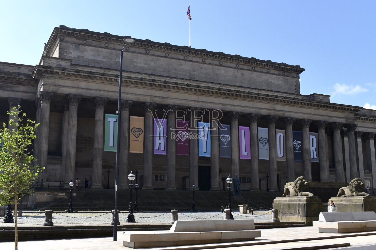 利物浦的横幅宣传泰勒·斯威夫特2024年在安菲尔德的“时代之旅”照片摄影图片