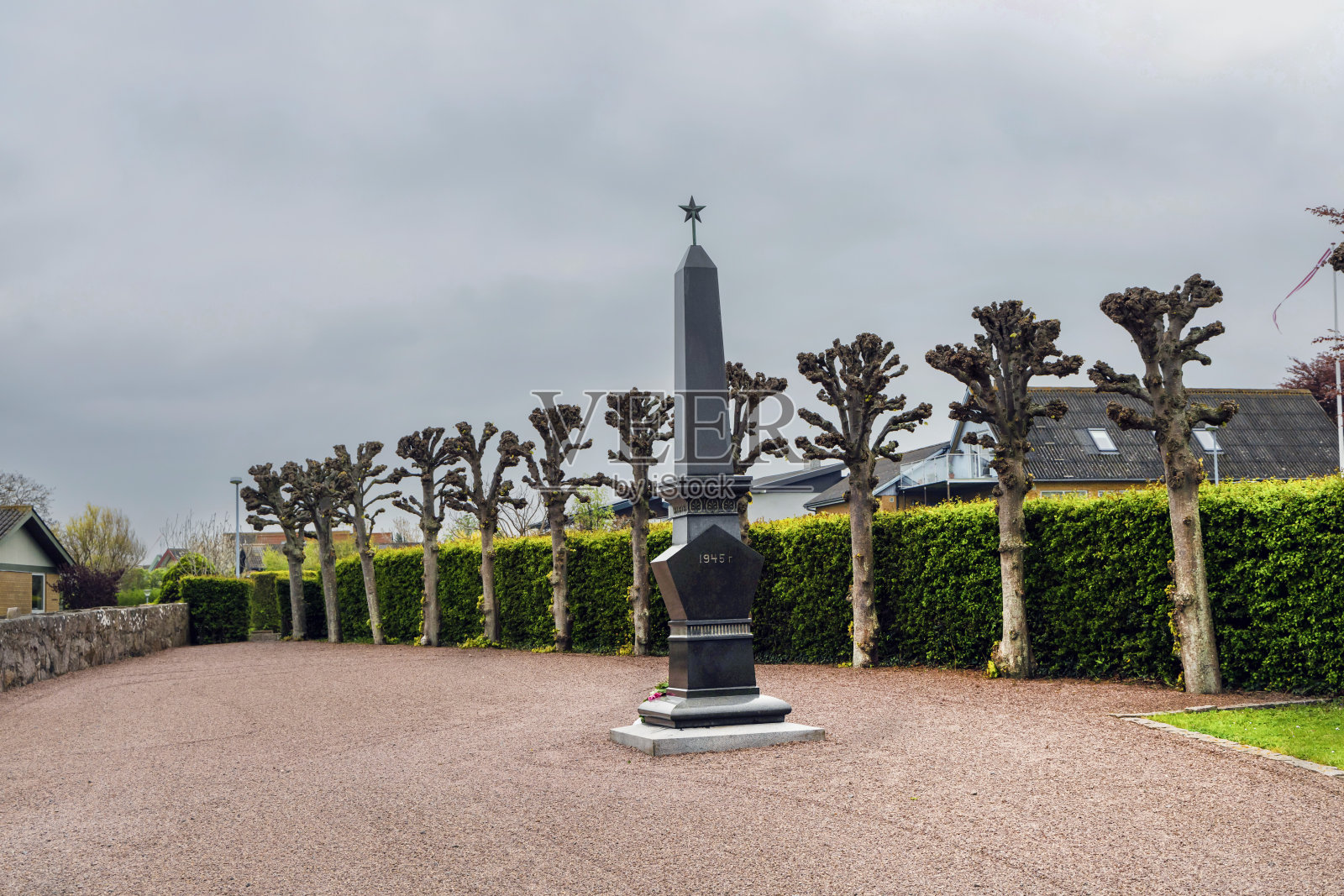 纪念在第二次世界大战期间解放博恩霍尔姆岛期间牺牲的苏联士兵。照片摄影图片