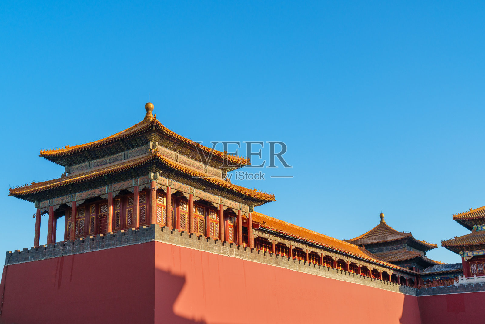 紫禁城的雁池塔和广场照片摄影图片