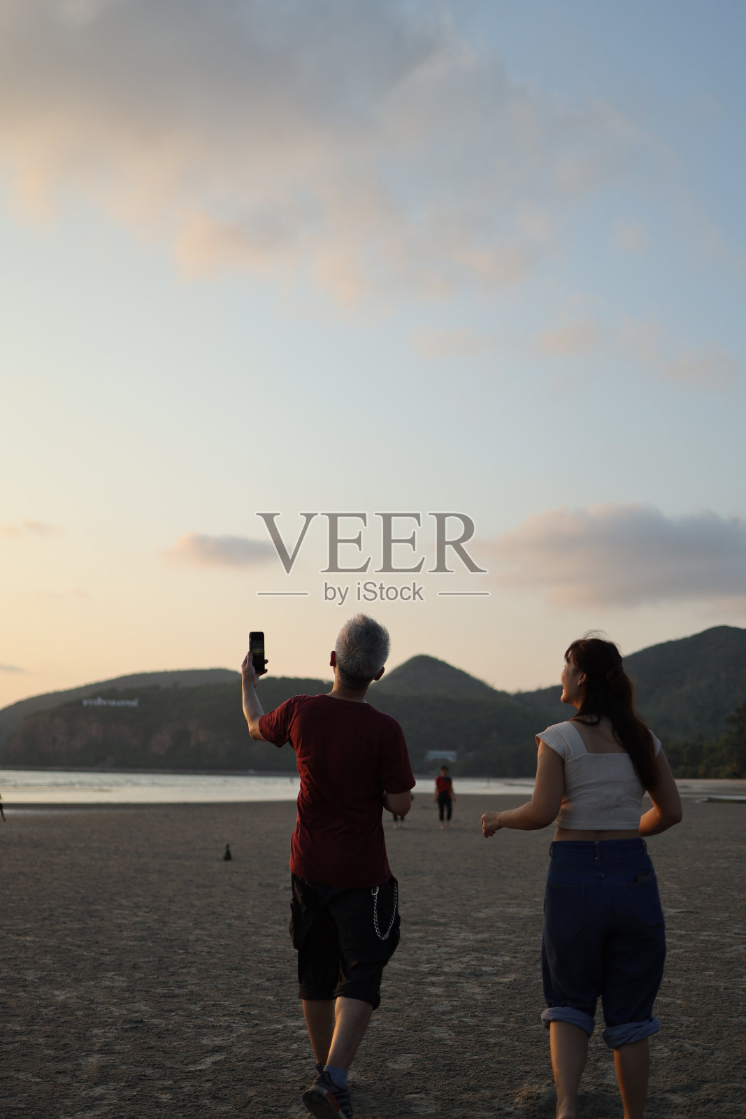 自然界中的人照片摄影图片