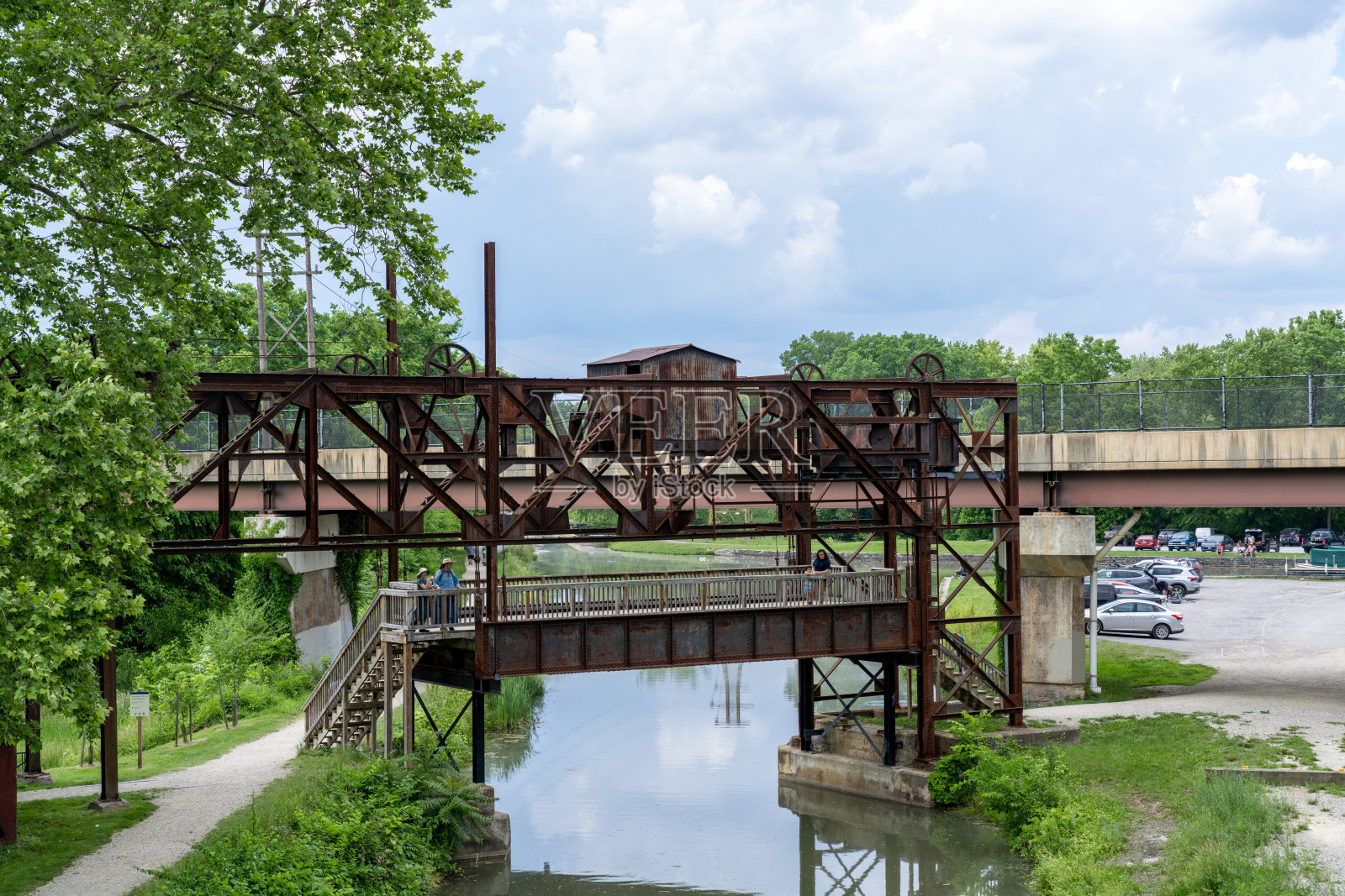 马里兰州威廉斯波特横跨C和O运河的人行桥照片摄影图片