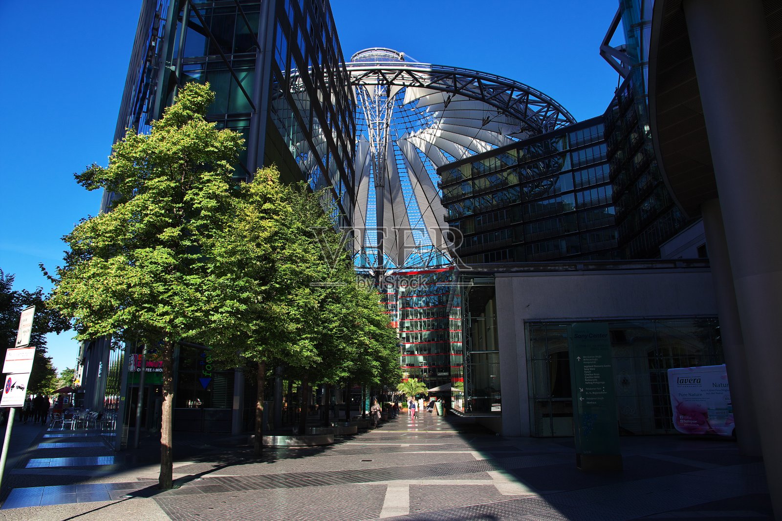 位于德国柏林波茨坦广场的索尼中心照片摄影图片