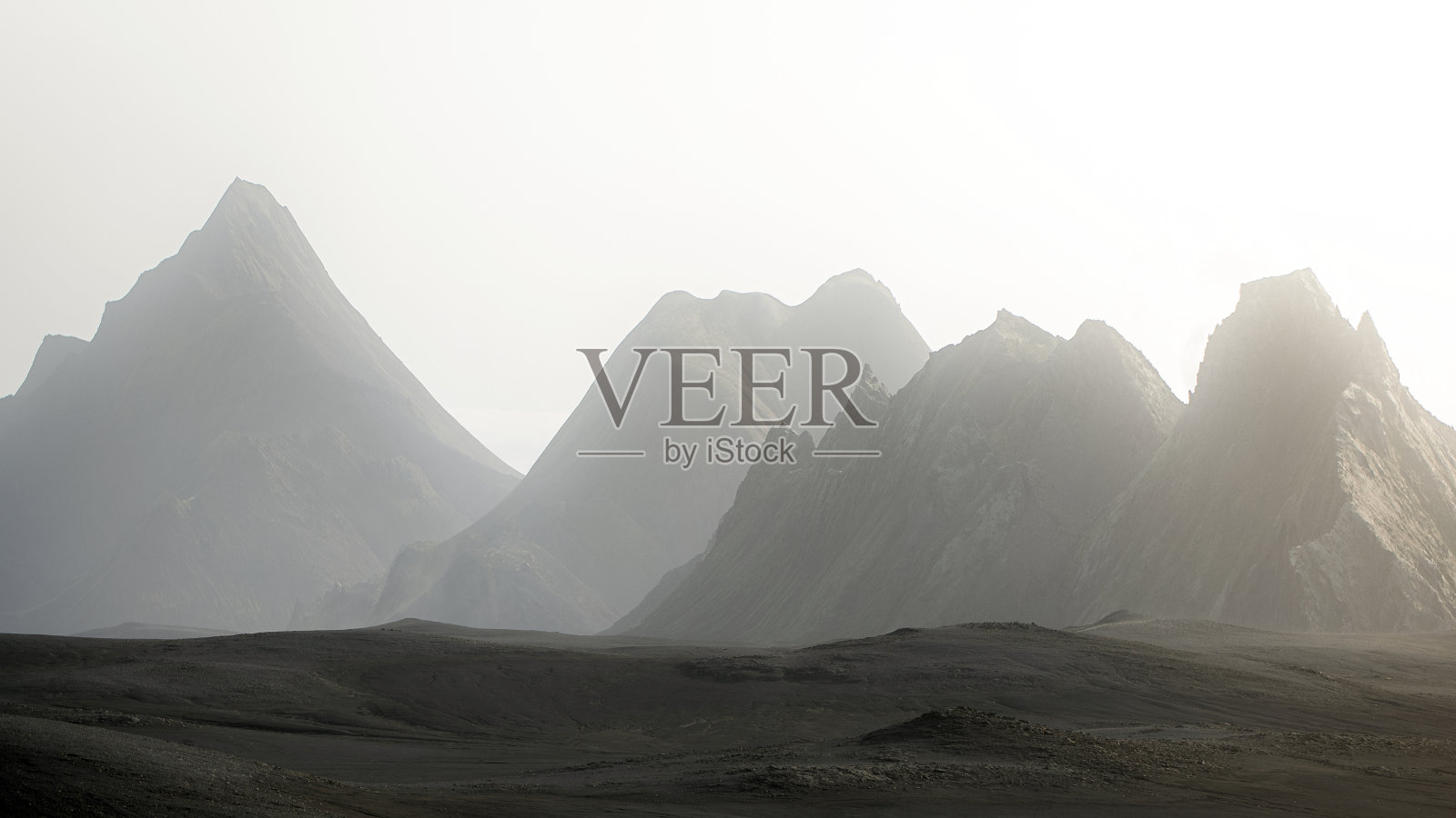 中部高原山脉阴天照片摄影图片