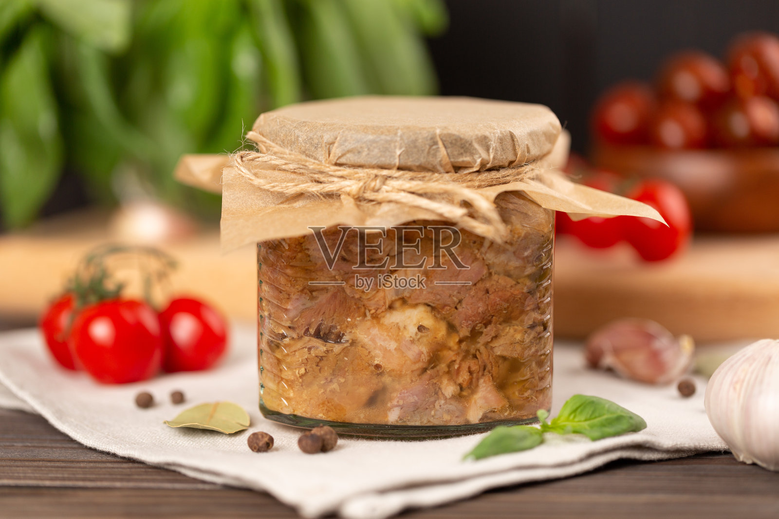 自制玻璃罐炖猪肉，新鲜罐头，炖肉照片摄影图片