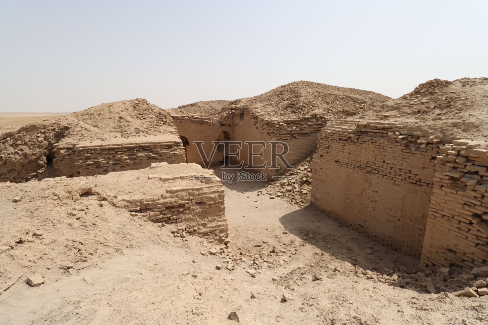 伊拉克穆萨纳市有7000年历史的乌鲁克遗址照片摄影图片