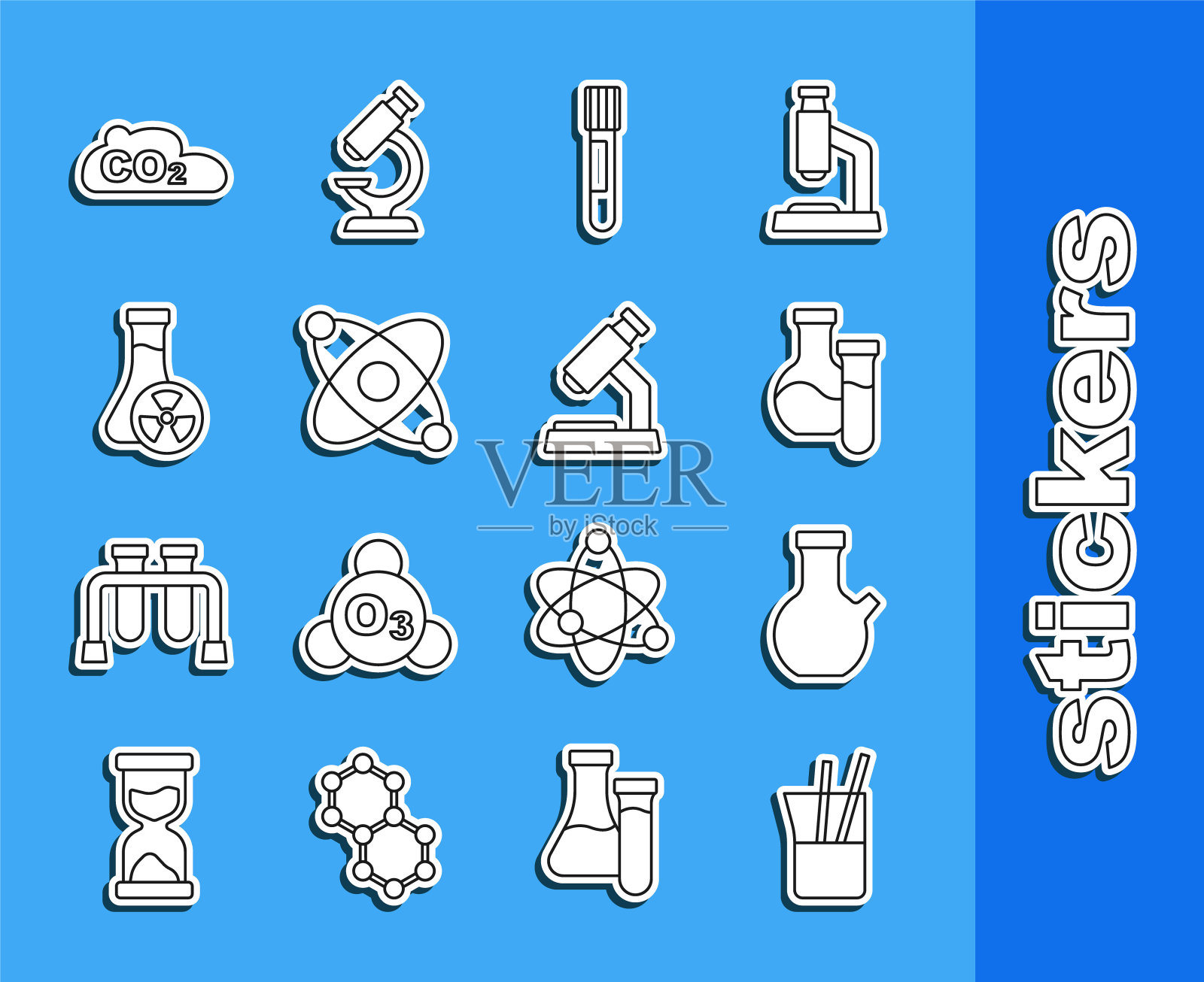 设置线实验室玻璃器皿，试管，原子，有毒液体，二氧化碳排放在云和显微镜图标。向量插画图片素材