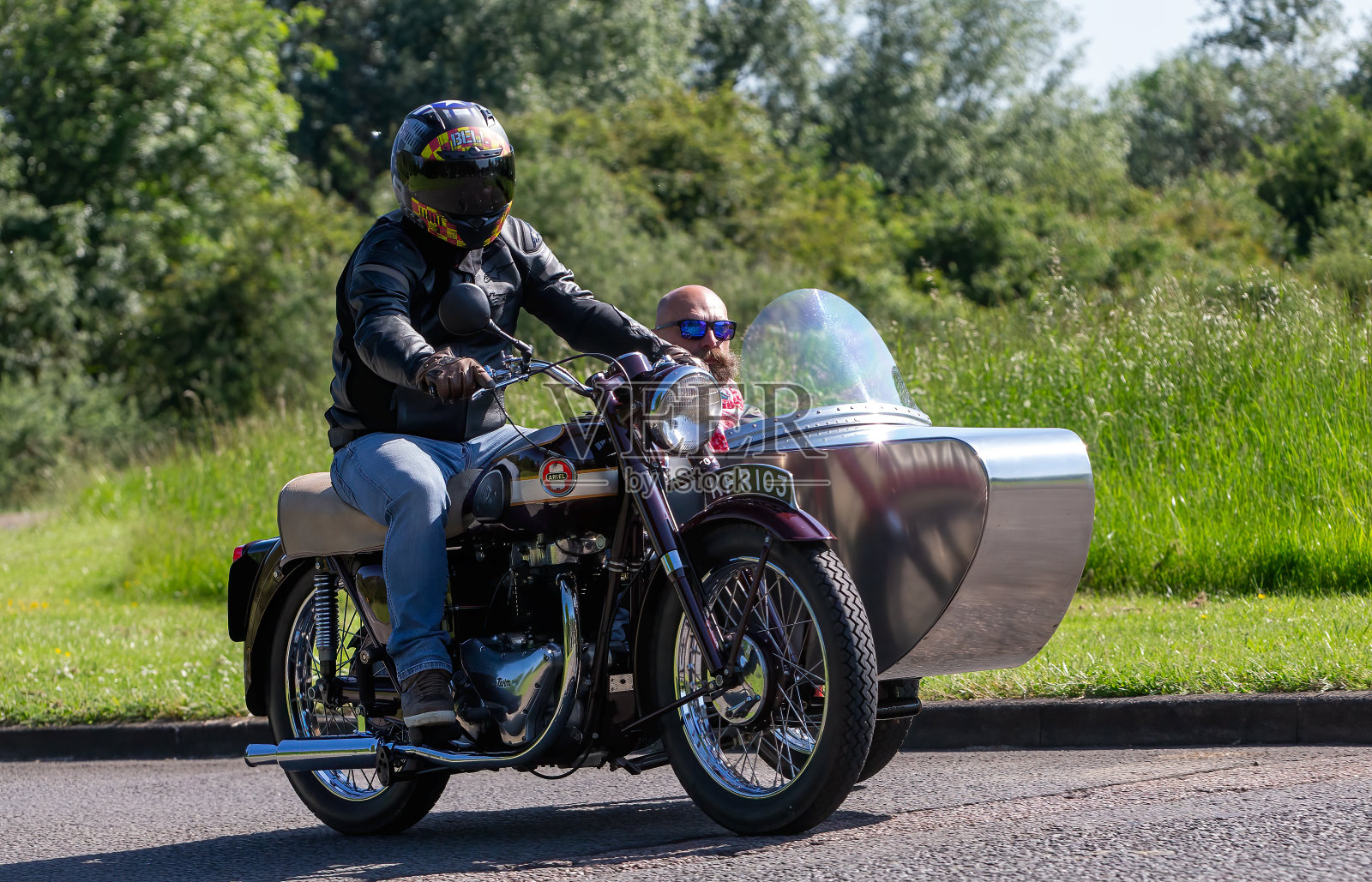 经典的Ariel摩托车和挎斗照片摄影图片