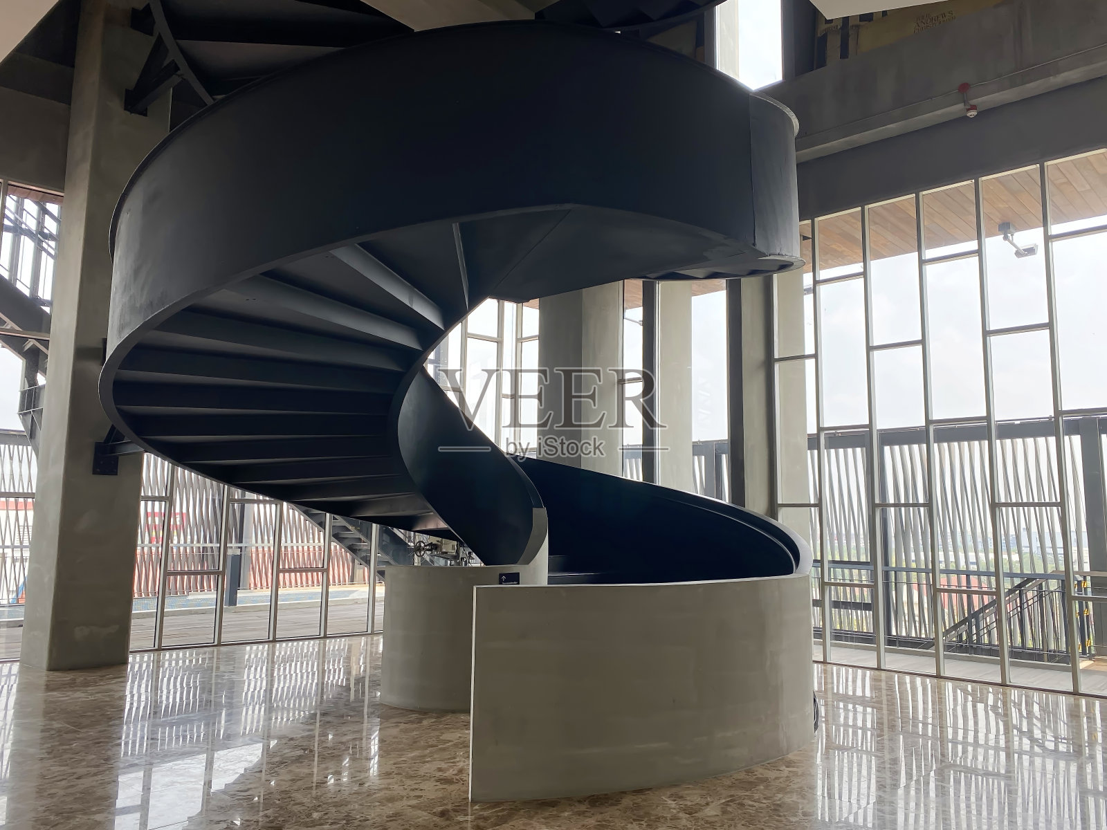 旋转楼梯照片摄影图片