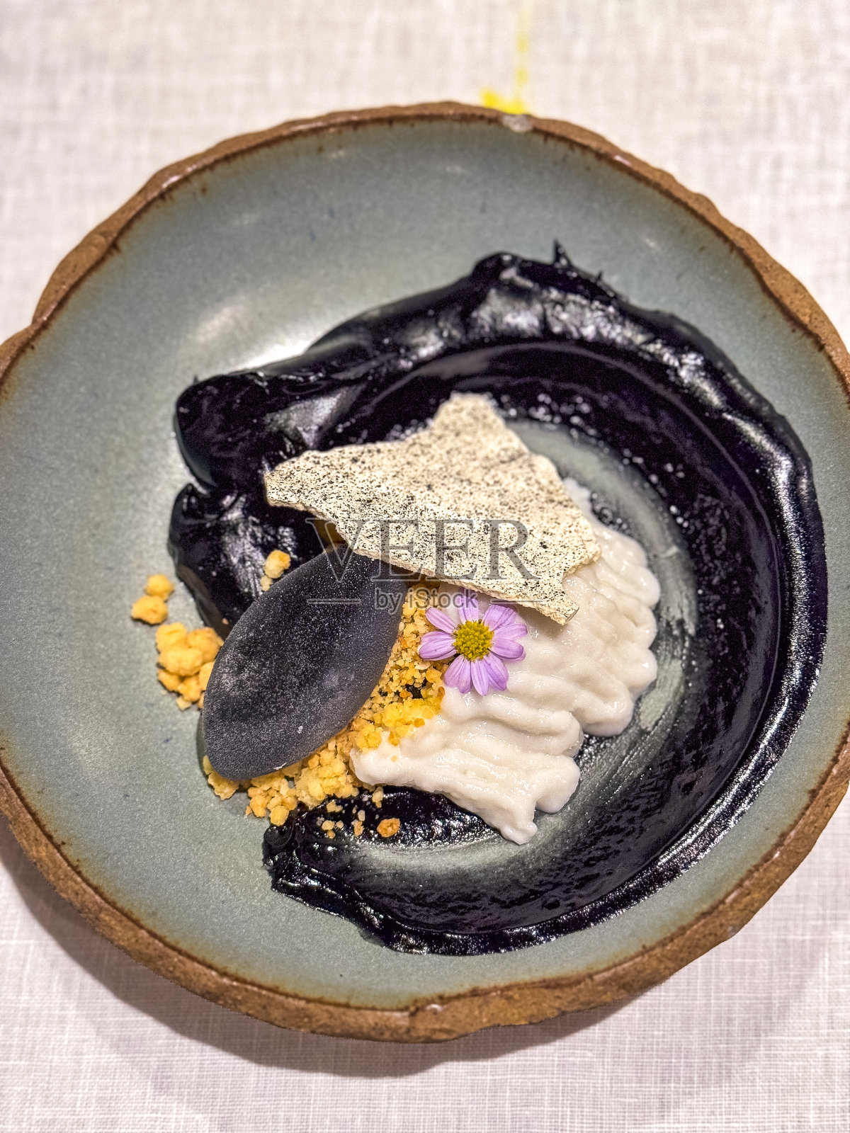 泰国普吉岛邦岛的trisara海滩上的餐厅酒吧照片摄影图片