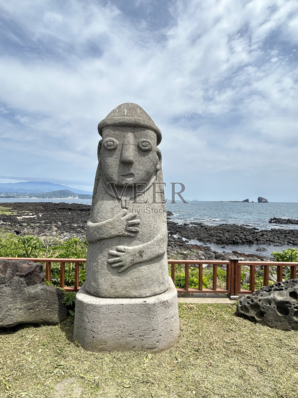 济州岛和石头山爷爷照片摄影图片