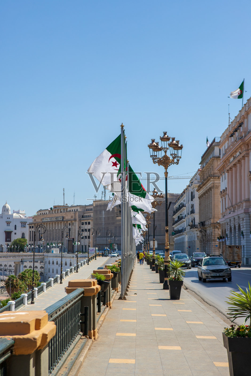 阿尔及利亚国旗阿尔及尔街道老城海滨阿尔及利亚照片摄影图片