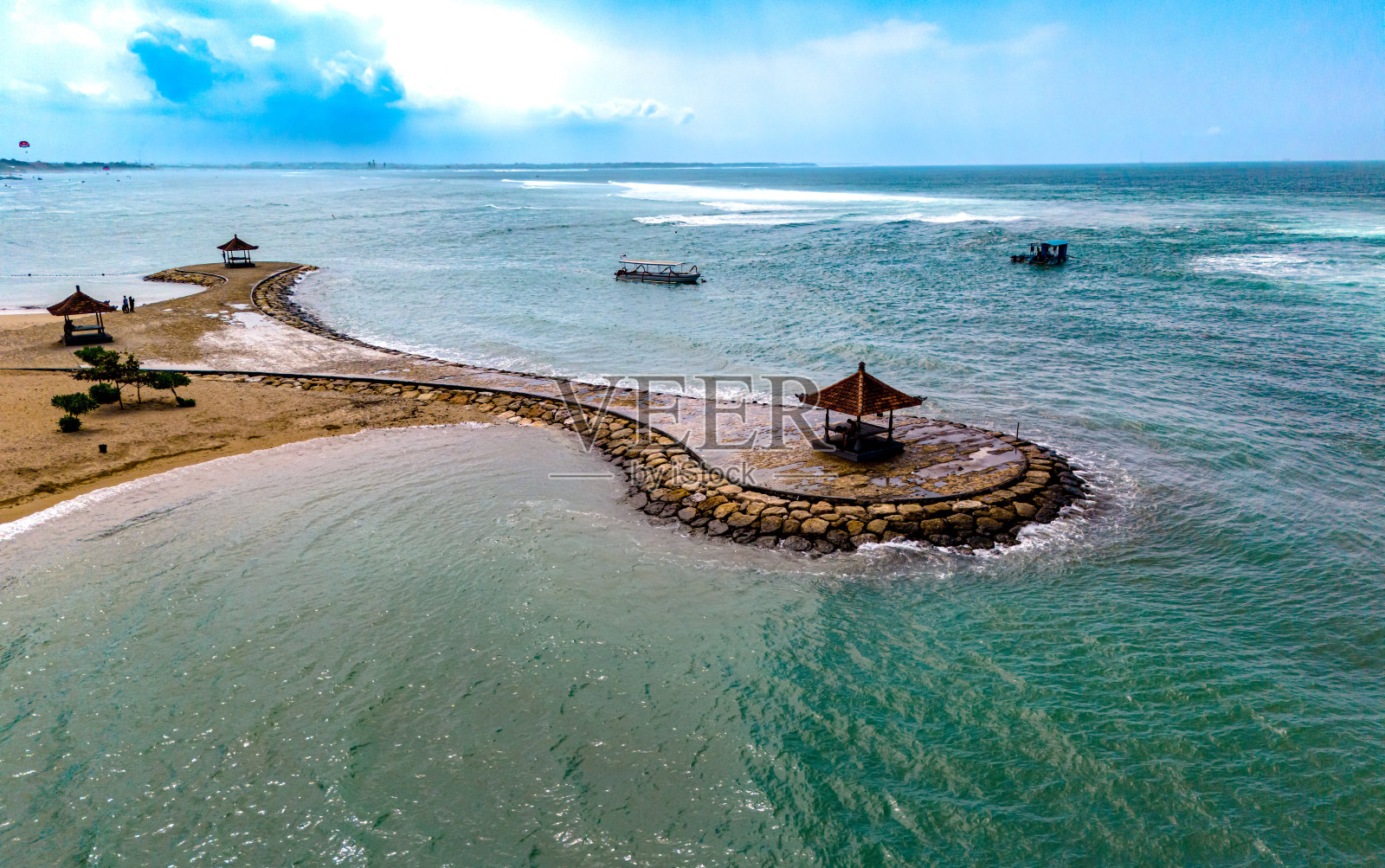 印尼巴厘岛南部努沙杜瓦海滩的景色照片摄影图片