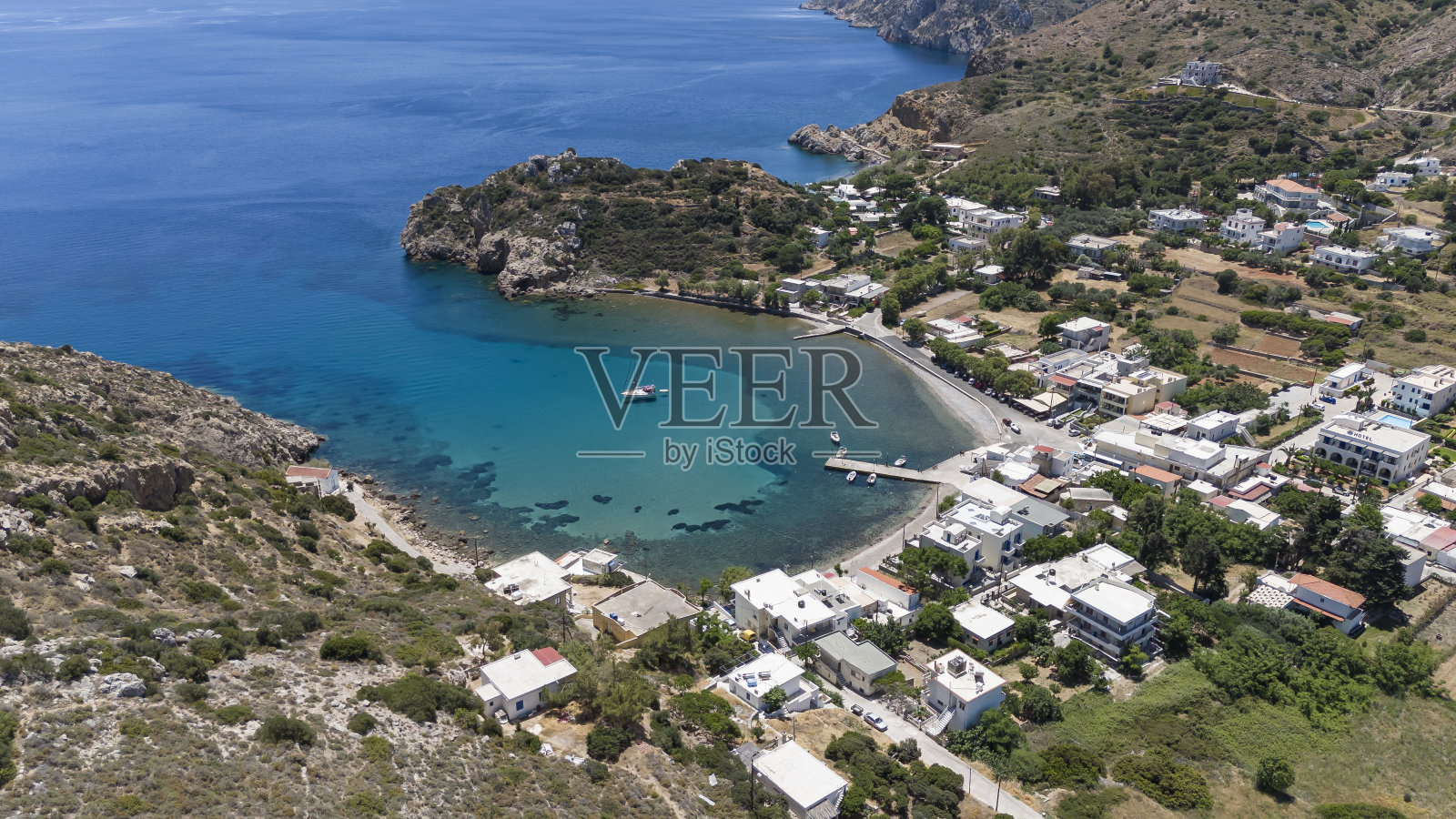 希腊希俄斯岛上的马夫拉沃利亚火山海滩照片摄影图片