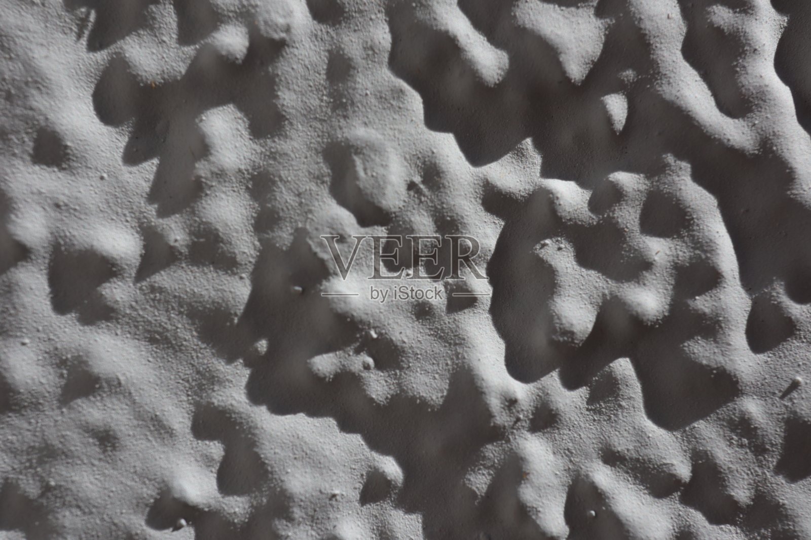 墙面背景和纹理，室外旧水泥，带有污渍和裂缝作为背景。照片摄影图片