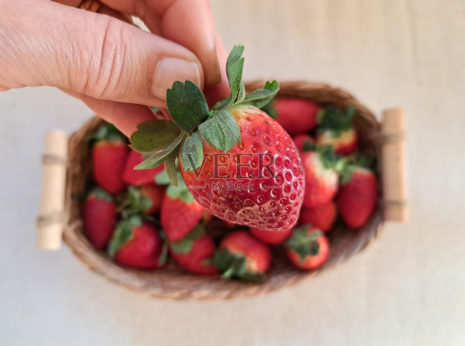 草莓照片摄影图片