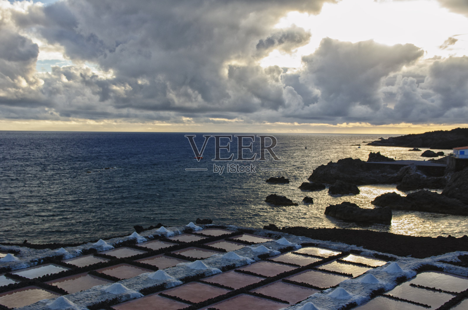 富恩卡连特的盐滩照片摄影图片