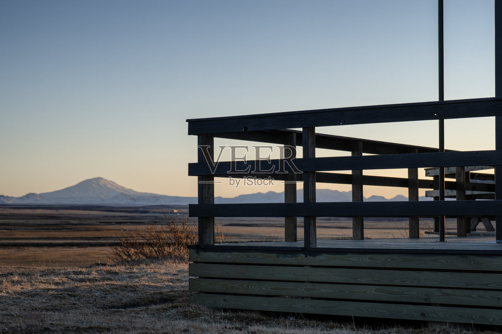 小木屋阳台早晨日出冰岛酒店照片摄影图片