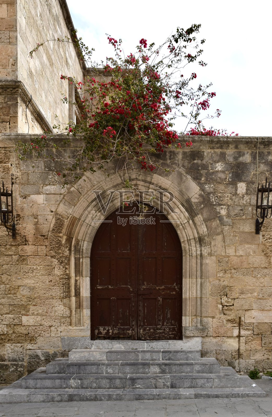 罗得岛历史悠久的九重葛门照片摄影图片