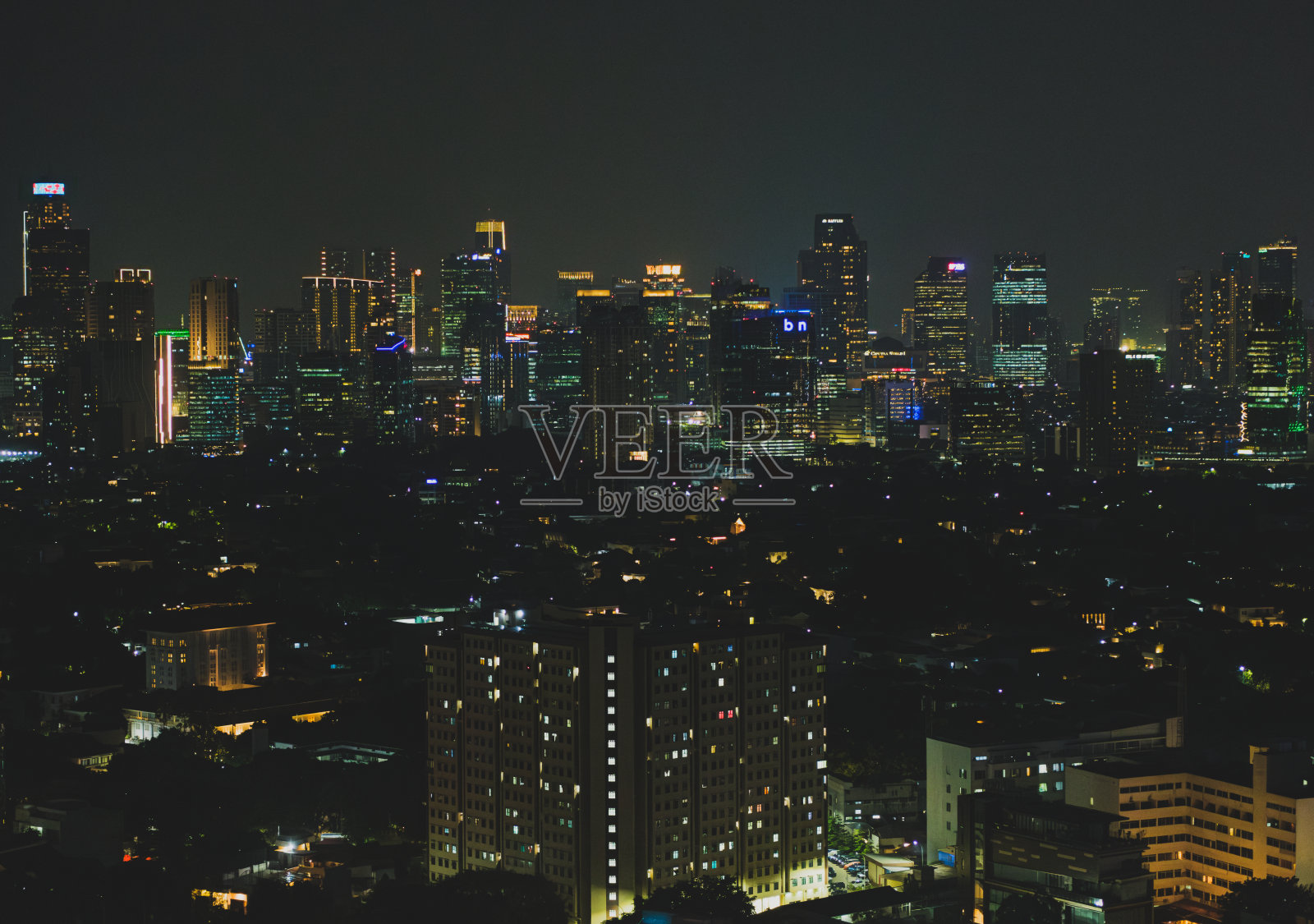 雅加达天际线夜景照片摄影图片