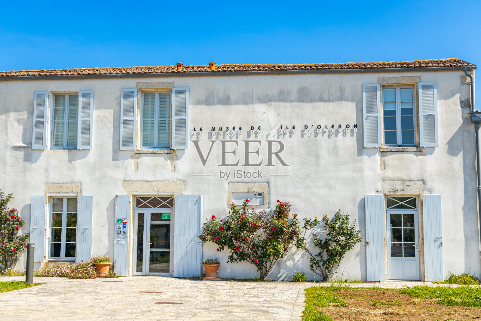 法国圣皮埃尔-达尔-奥尔海姆岛的奥尔海姆岛博物馆的外部入口照片摄影图片
