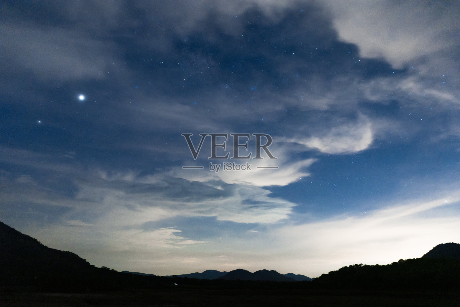 夜空中的星星照片摄影图片