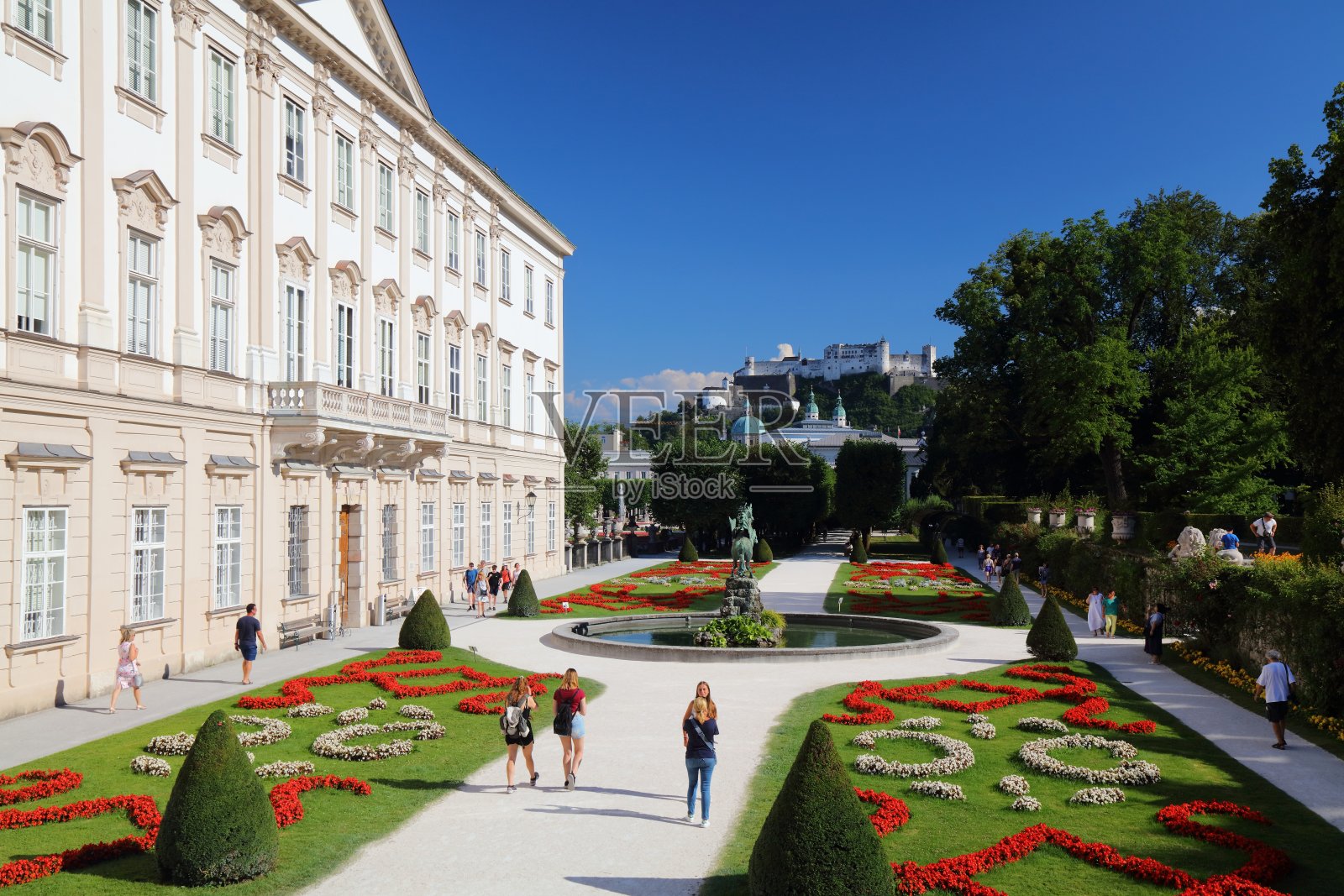 奥地利萨尔茨堡的游客照片摄影图片