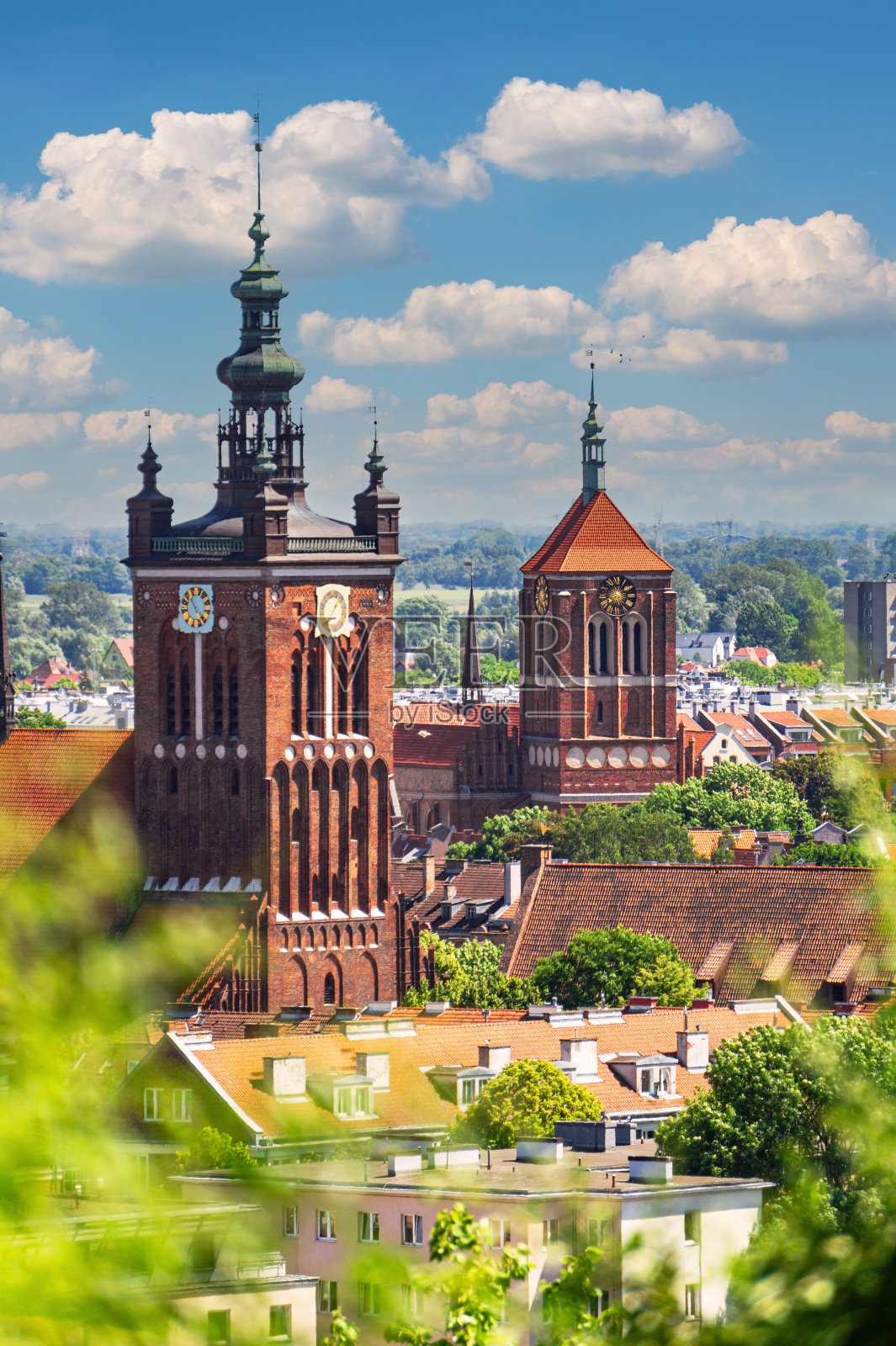 砖砌哥特式圣凯瑟琳教堂和圣约翰大教堂，Gdańsk照片摄影图片