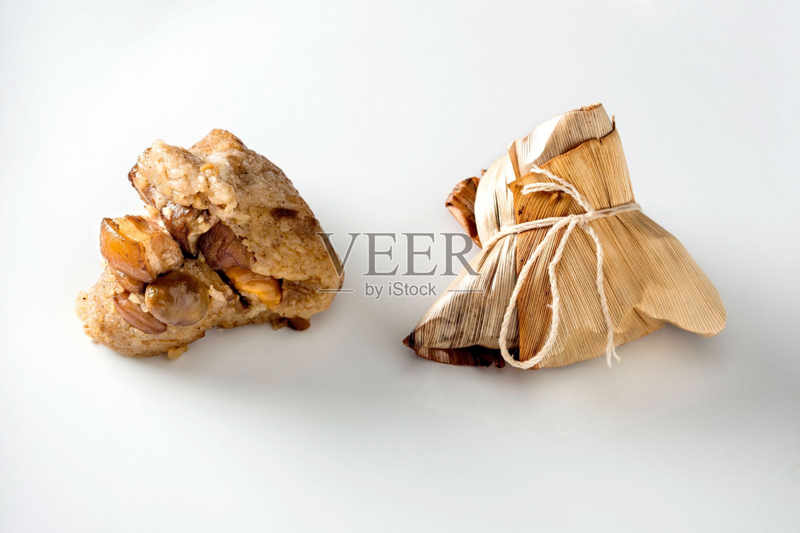 肉馅饺子是端午节期间庆祝的食物之一照片摄影图片