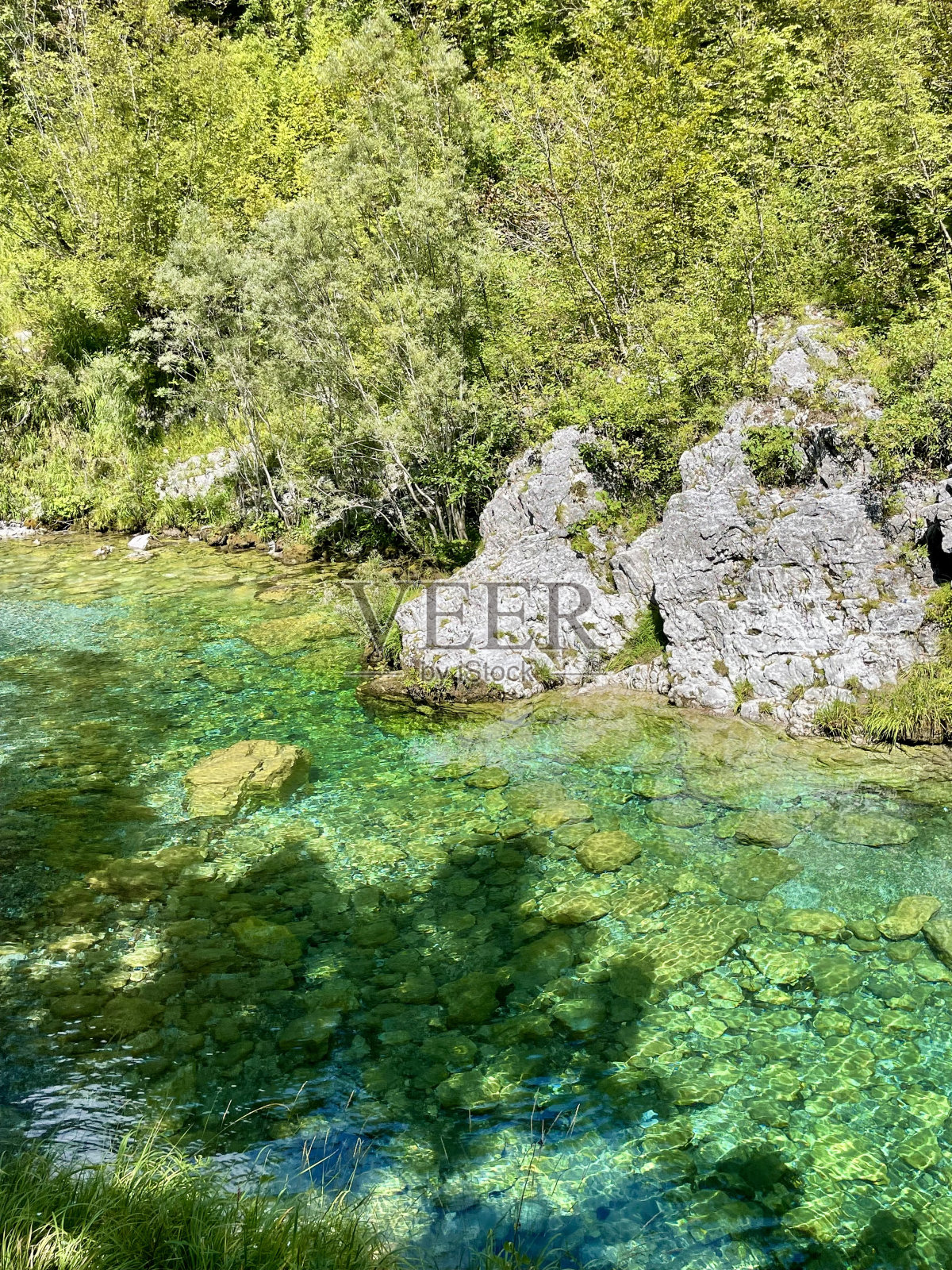 蓝眼湖在阿尔巴尼亚阿尔卑斯山，阿尔巴尼亚，瓦尔伯恩，提斯，提斯，欧洲，提斯国家公园。本空间照片摄影图片
